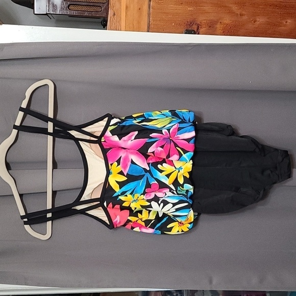 Maxine of Hollywood Swimsuit Black Colorful Tropical Floral Blouson L? EUC READ - Picture 5 of 9